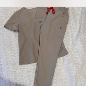 Figs Scrub Set in “Bone”